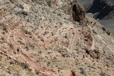 Hikers on Skeleton Point ascent