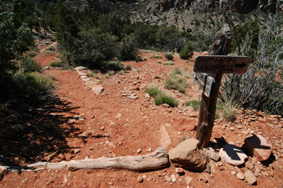 The junction of the Waldron and Hermit trails