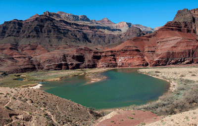 The bend where the Colorado River rounds Tanner wash and passes by Basalt Canyon delta
