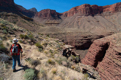 Following the Tonto Trail along the east rim of Hance Creek