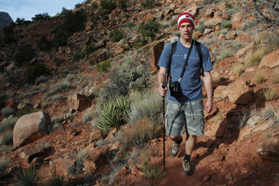 Traversing the eastern slope of Escalante Butte