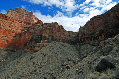 The route through the Redwall to the saddle between Wotans Throne (visible on left) and Angels Gate